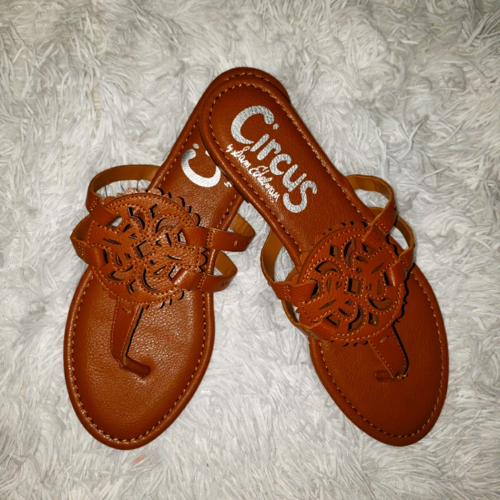 Cherri, Saddle